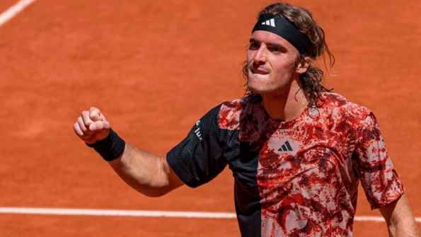 tsitsipas axam 11zon