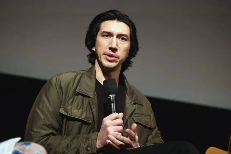 adam driver milhse gia pwth fora